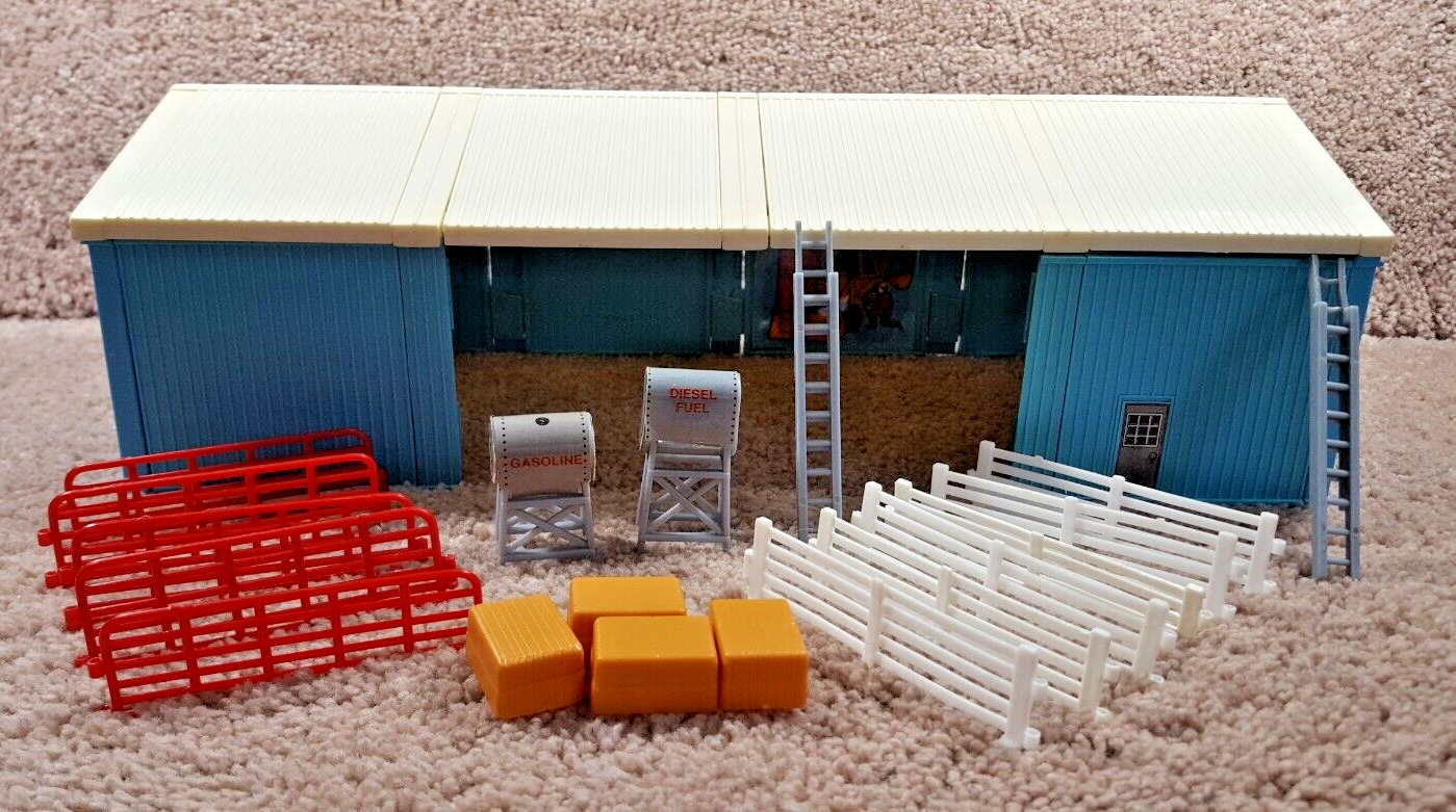 1991 ERTL 1/64 Scale Farm Country Mighty Movers Construction Company Playset