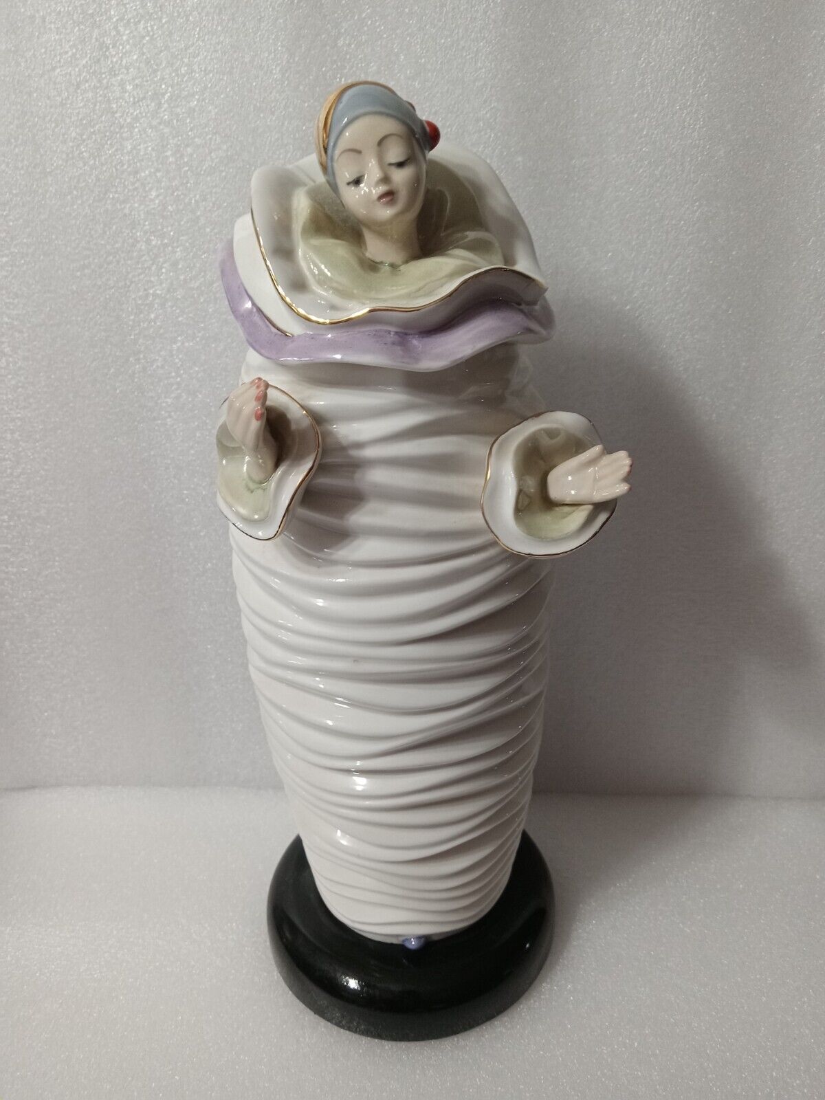 Vintage Art Deco Porcelain Lady Figurine