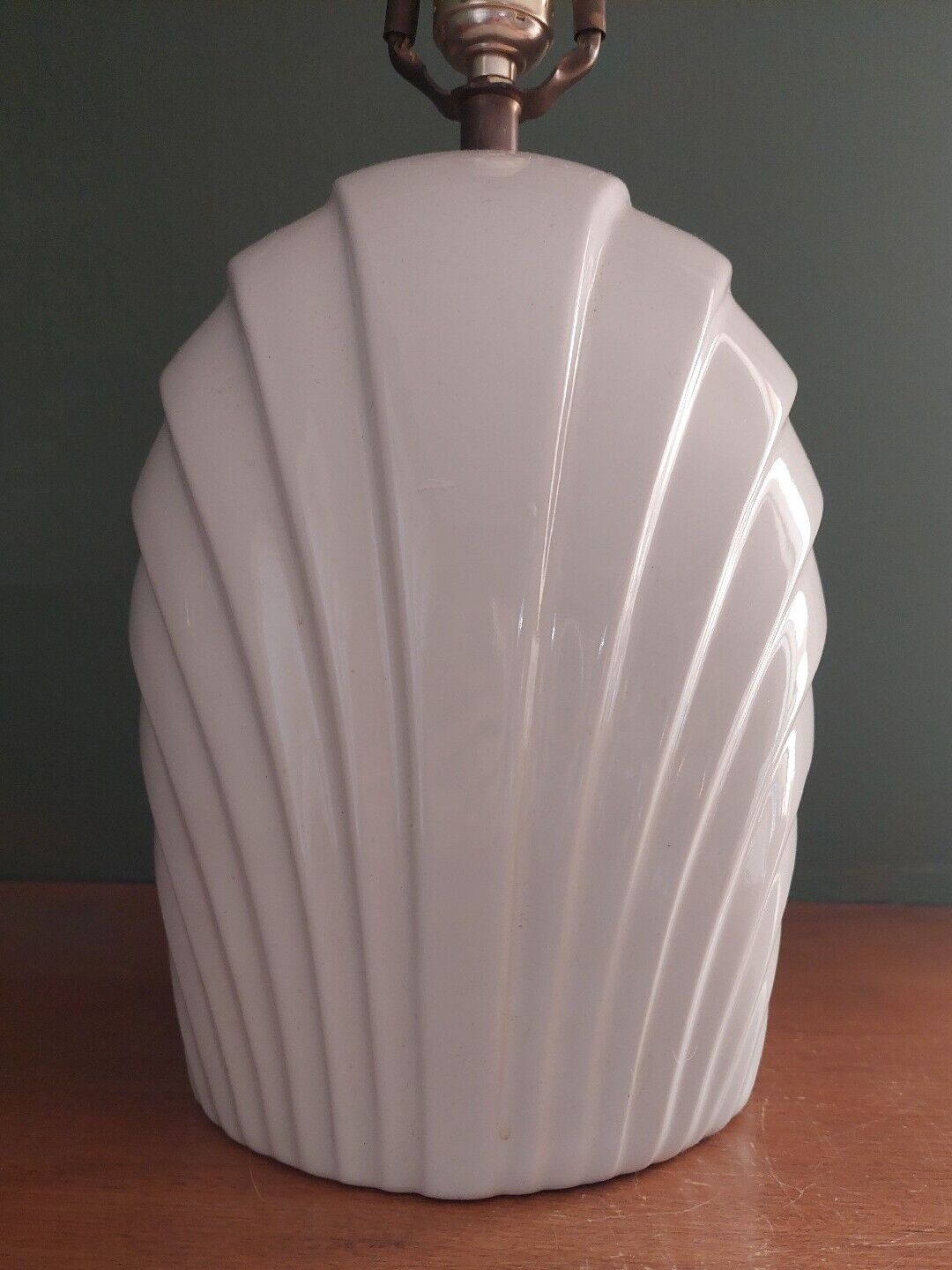 Vintage Post Modern Ceramic Lamp White 1980s Shell Motif