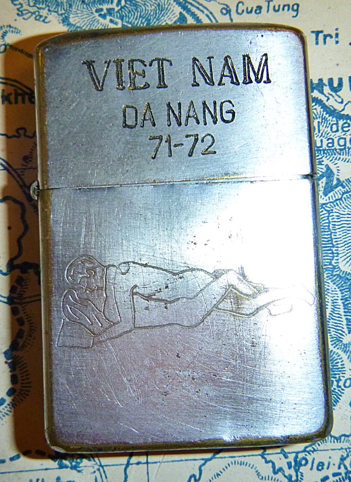 DA NANG - ZIPPO LIGHTER - 1971 - 1972 Tour - Lovers Bathing - Vietnam War - R.08