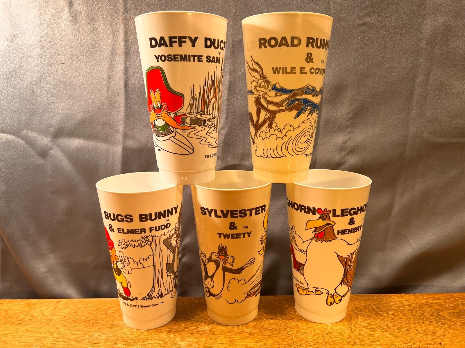 Vintage 1979 Warner Brothers Looney Tunes Plastic Cups Set of 5 - Bugs Daffy