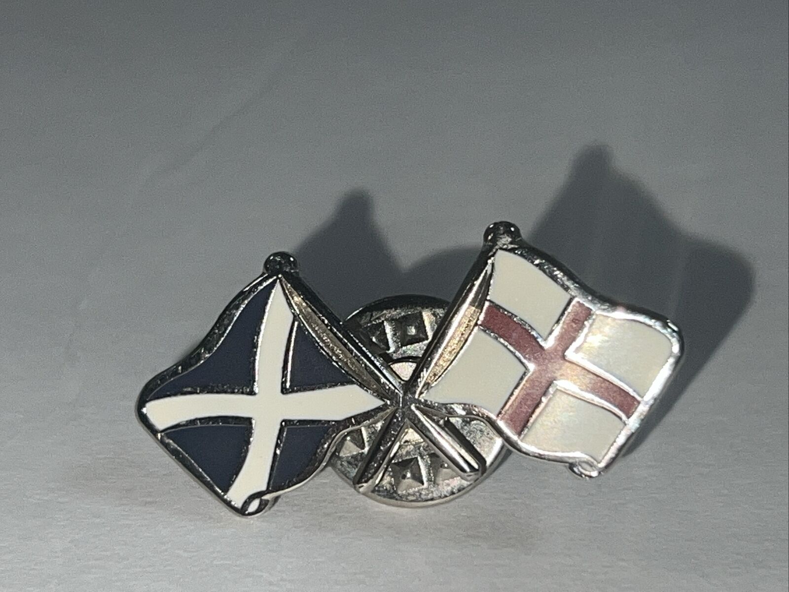 VTG Lapel Pinback Hat Pin Silver Tone Scotland England Flags Frendship Pin