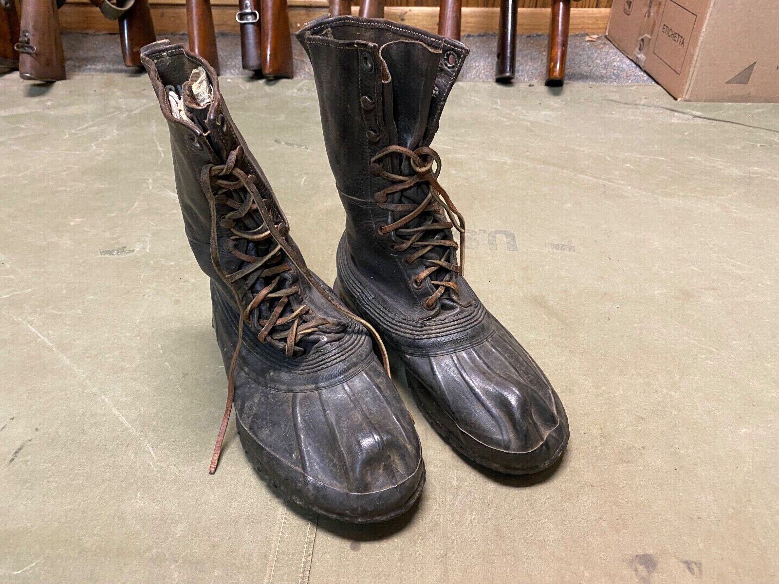 ORIGINAL WWII US ARMY WINTER M1938 SHOEPACS BOOTS- SIZE 9