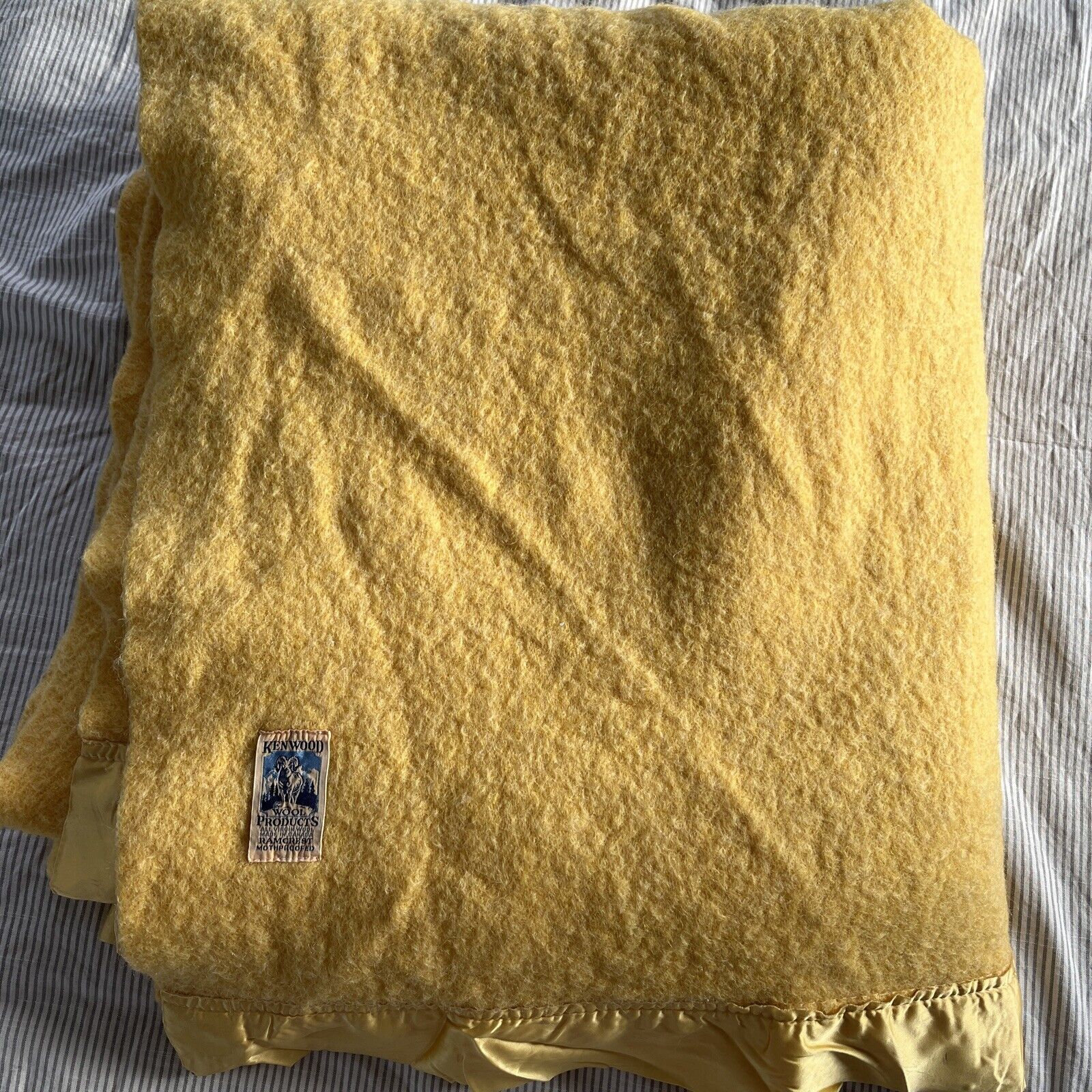 Vintage Kenwood Yellow Wool Blanket Satin Tim Ramcrest 66x 72 Mothproof Canada