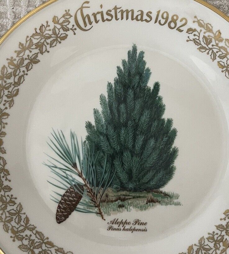 Lenox 1982 Annual Limited Commemorative Issue Aleppo Pine Gold Christmas Plate