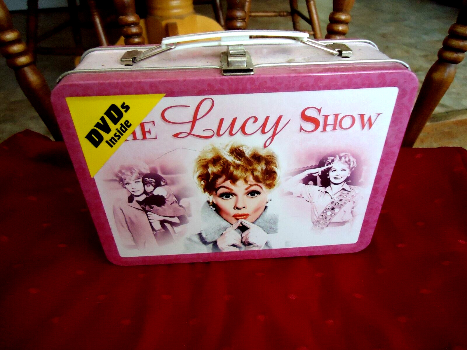 THE LUCY SHOW TIN LUNCH BOX WITH HANDLE & 2 DVD\'S 2009