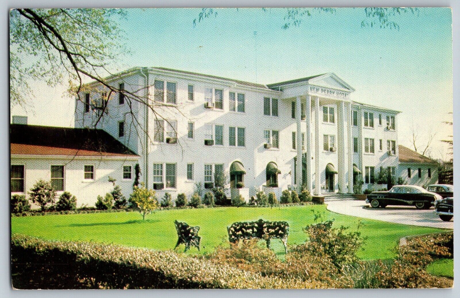 Perry, Georgia GA - New Perry Hotel - General View - Vintage Postcard - Unposted