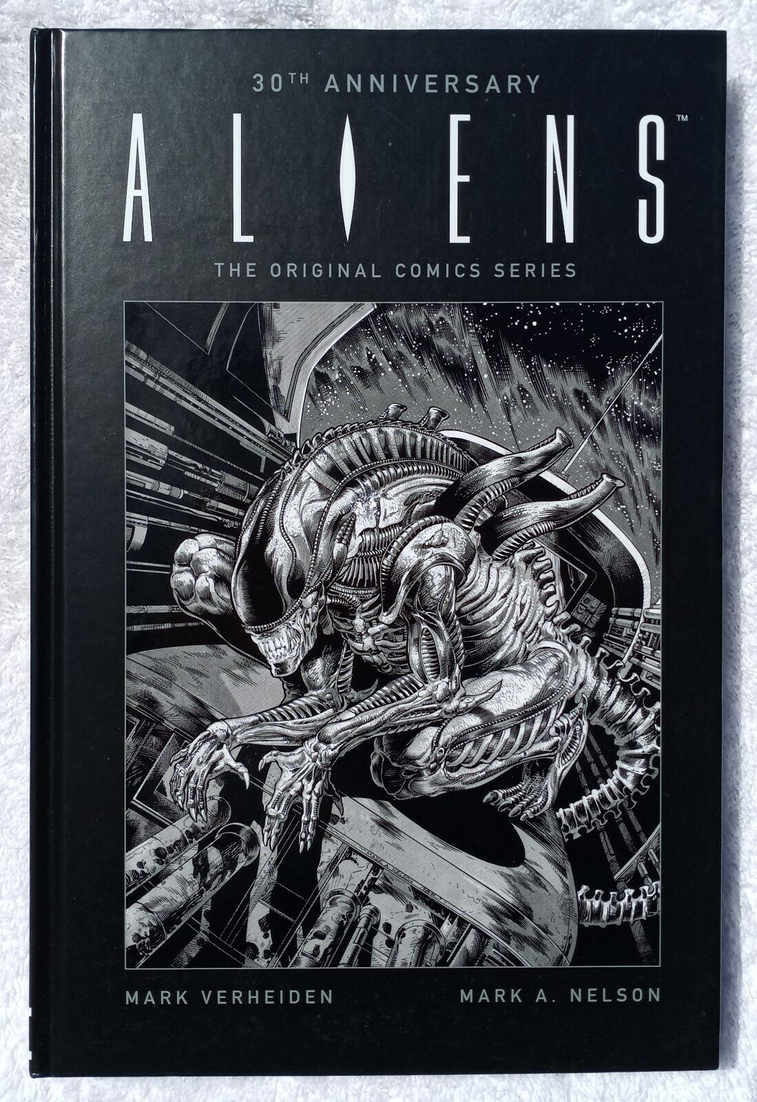 Aliens 30th Anniversary Original Comic Series Hardcover HC Xenomorph Mark Nelson