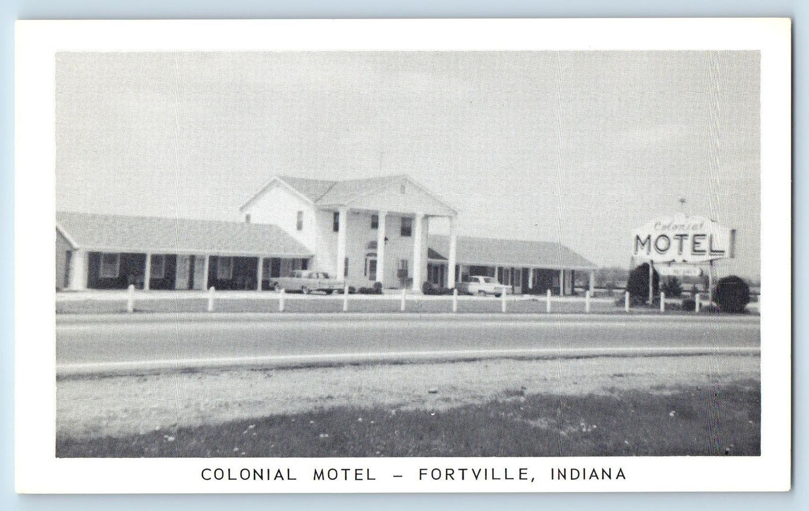c1950 Colonial Motel Restaurant Building Classic Car Fortville Indiana Postcard
