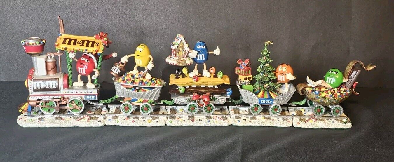 Danbury Mint The M&M\'s Christmas Train Christmas M&M Holiday Train Collectibles 