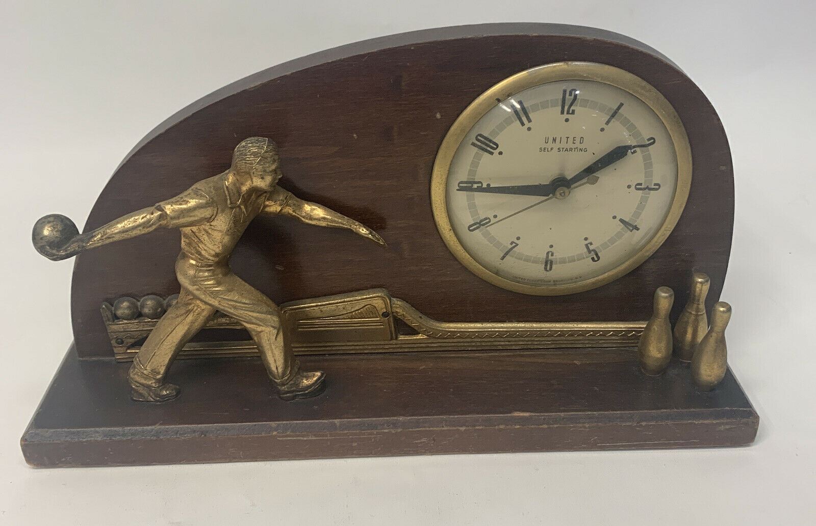 United Self Starting Bowling Electric Clock “ For Parts And Repair”