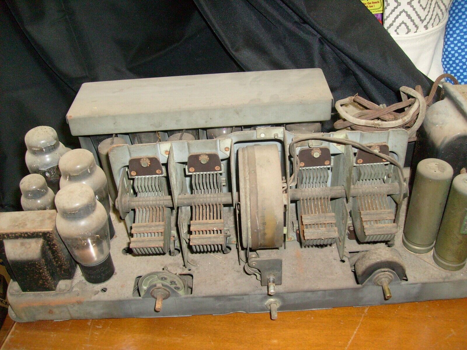 1931 Philco High Boy Superheterodyne Model 112 Console Radio - TUBE CHASSIS