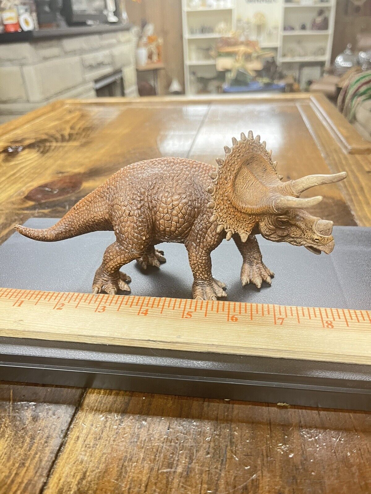 Schleich brown/tan Version Triceratops dinsoaur model