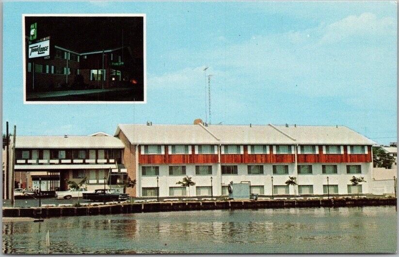 TOMS RIVER New Jersey Postcard TRAVELODGE MOTEL Overlooking River c1960s Unused