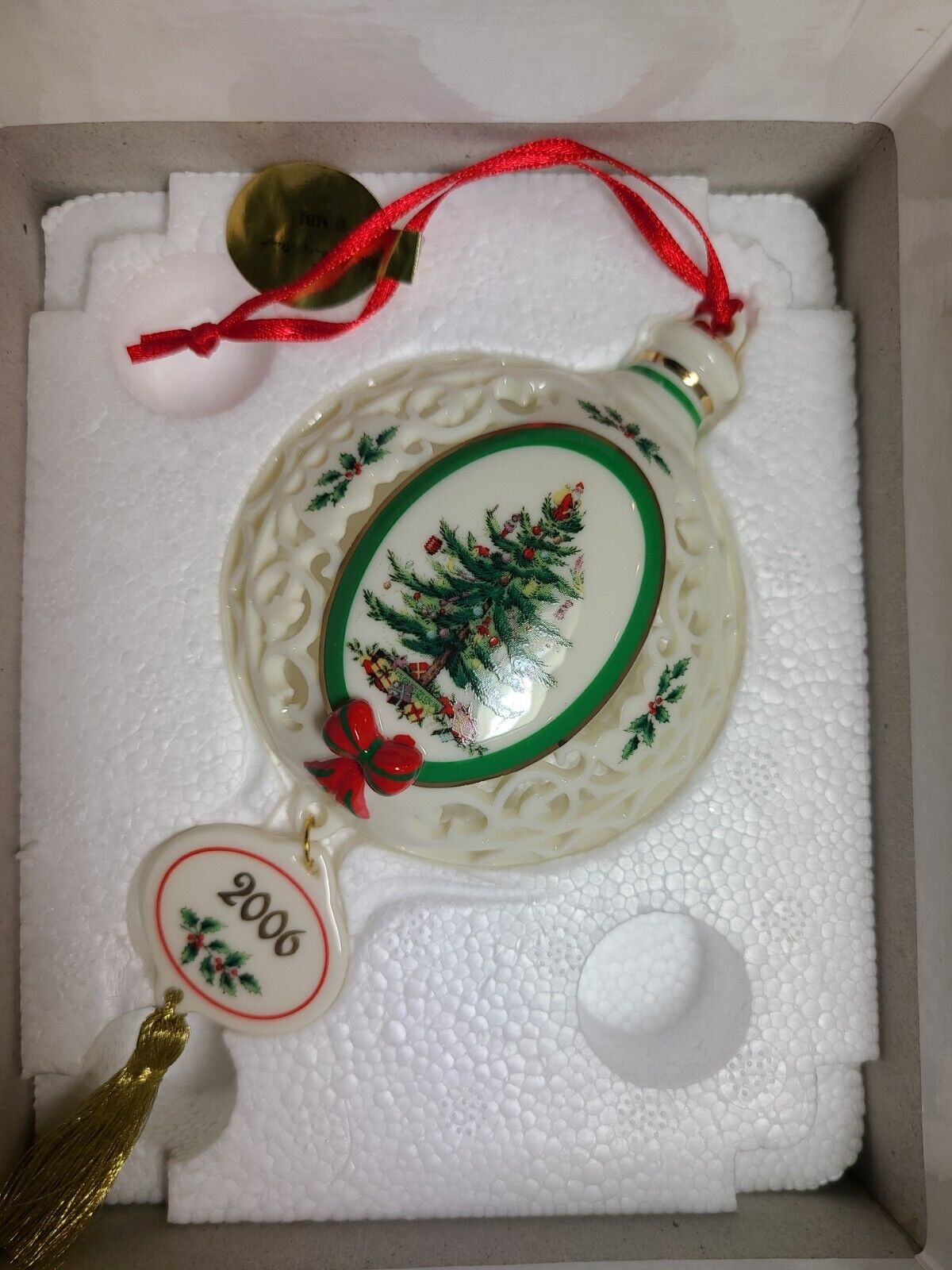 2006 Spode Annual Christmas Tree Ornament Danbury Mint Pierced Design W Box