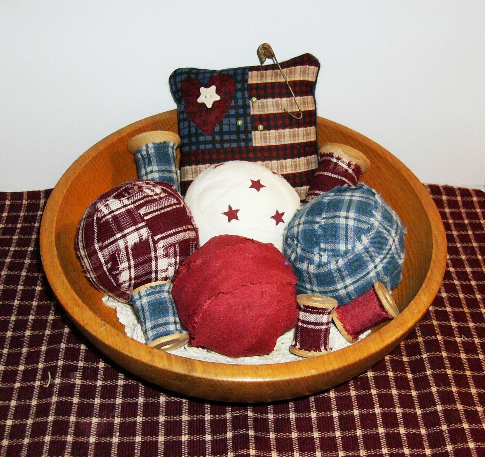 Primitive farmhouse Americana bowl fillers-10 pcs-rag balls-spools-pin cushion