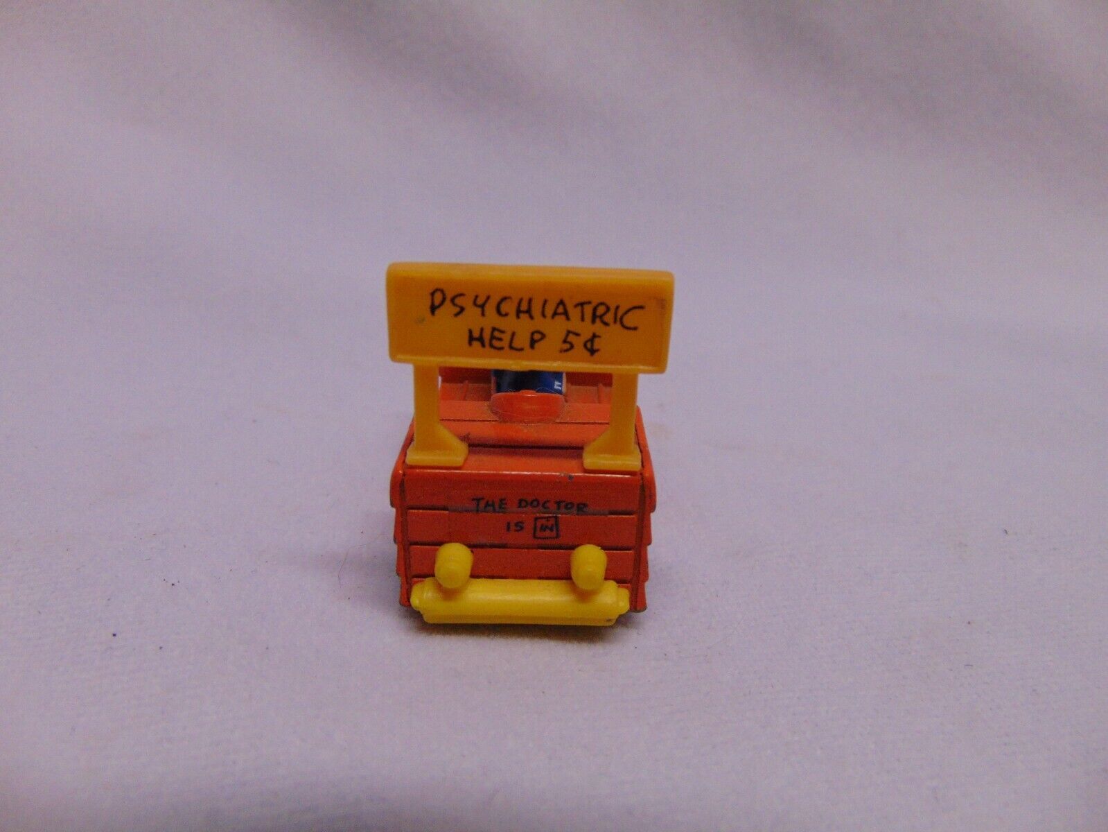 Peanuts Lucy Psychiatric Help Orange Truck Aviva Diecast Hong Kon 1952 Model C25