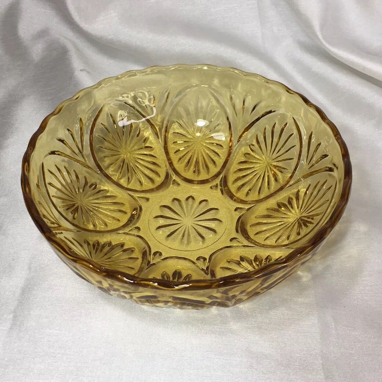 Amber Glass Bowl, Vintage, Starburst, Scalloped Edge❤️