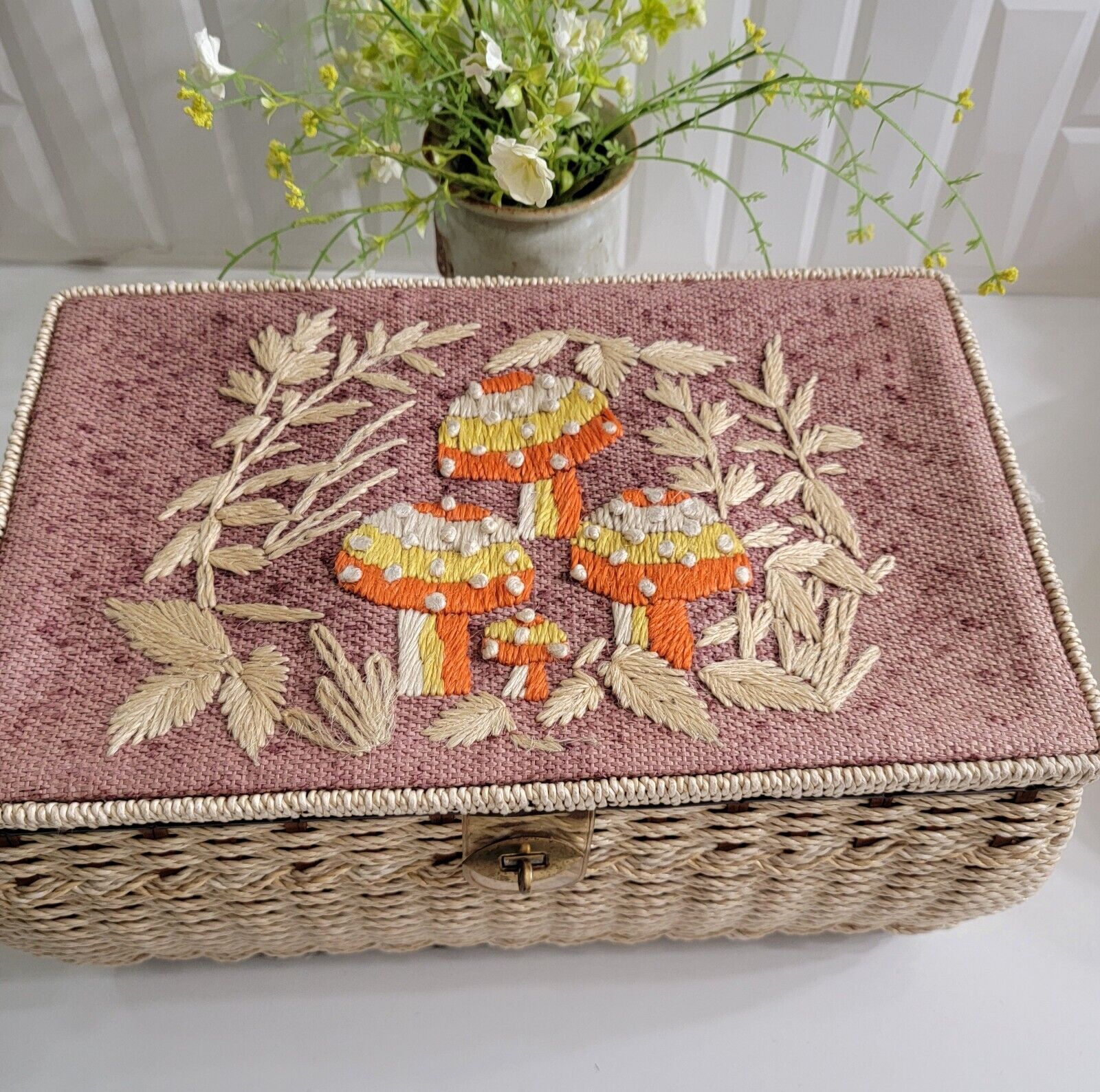 VTG Woven Crewel Mushrooms Sewing Basket  Lid Scissors & Pin Cushion Craft Japan