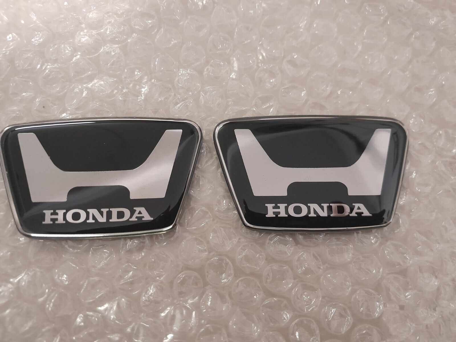 Honda S600 hood Black Silver Emblem Badge  2 pcs Pair