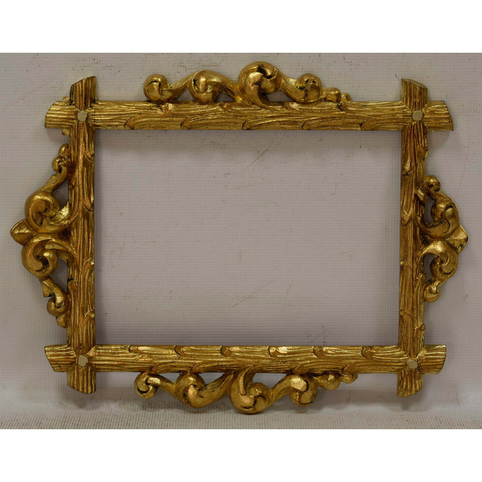 Ca 1900 Old wooden frame with metal leaf Internal: 13,1x9,6 in