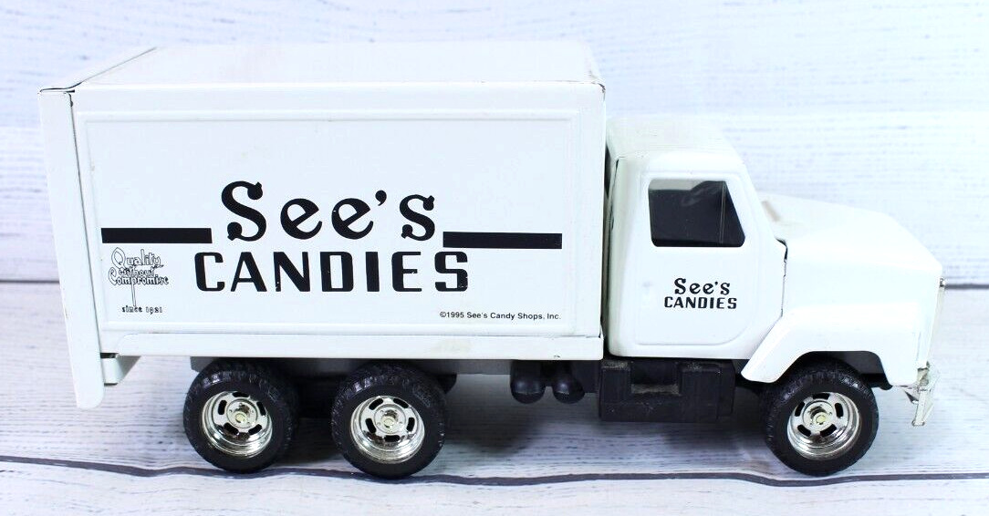 VINTAGE 1987 SEE'S CANDIES  INTERNATIONAL DELIVERY TRUCK MADE BY ERTL
