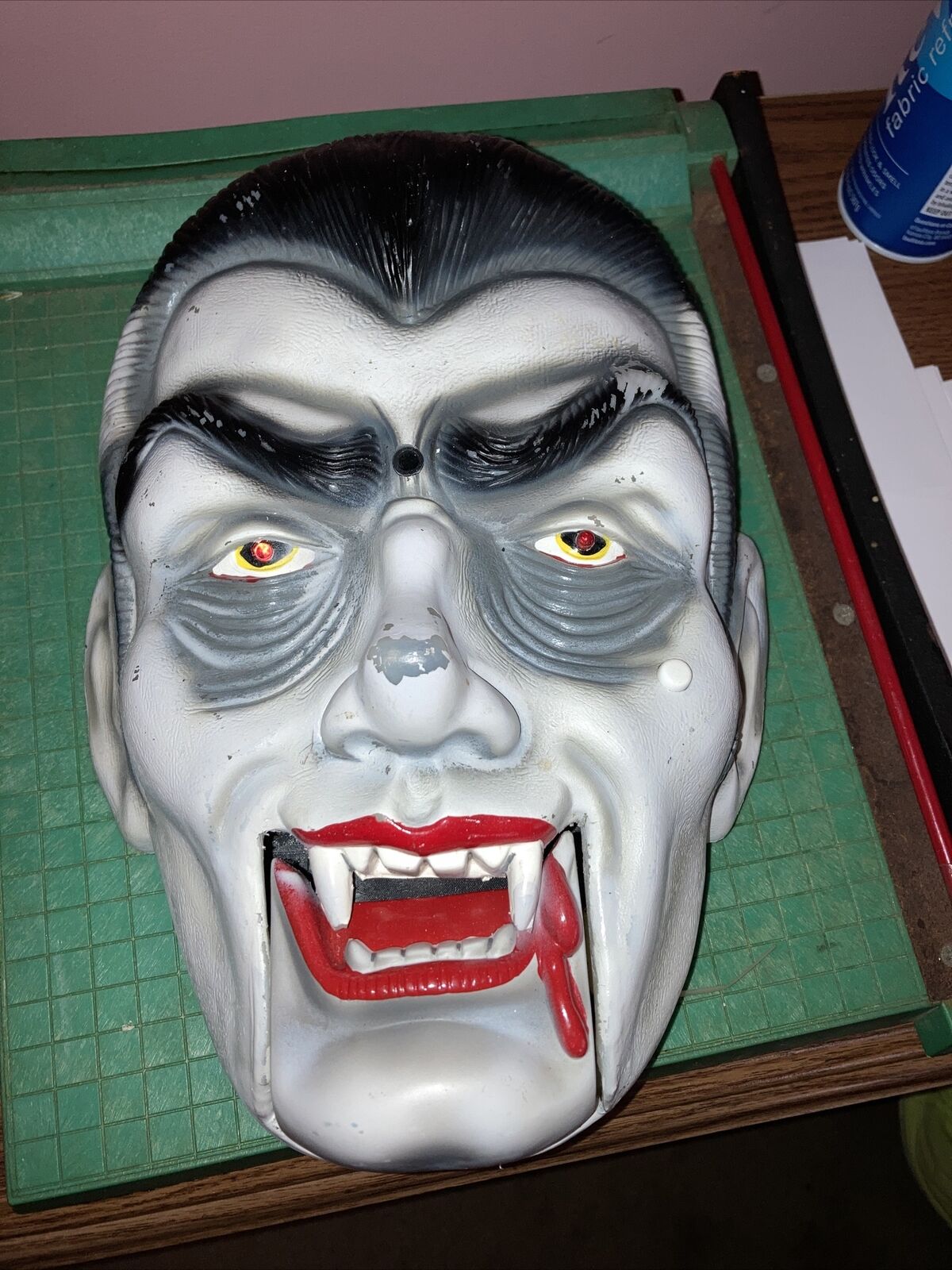 Vintage 2000 Gemmy Industries Singing Vampire Head Animated Door Greeter Dracula