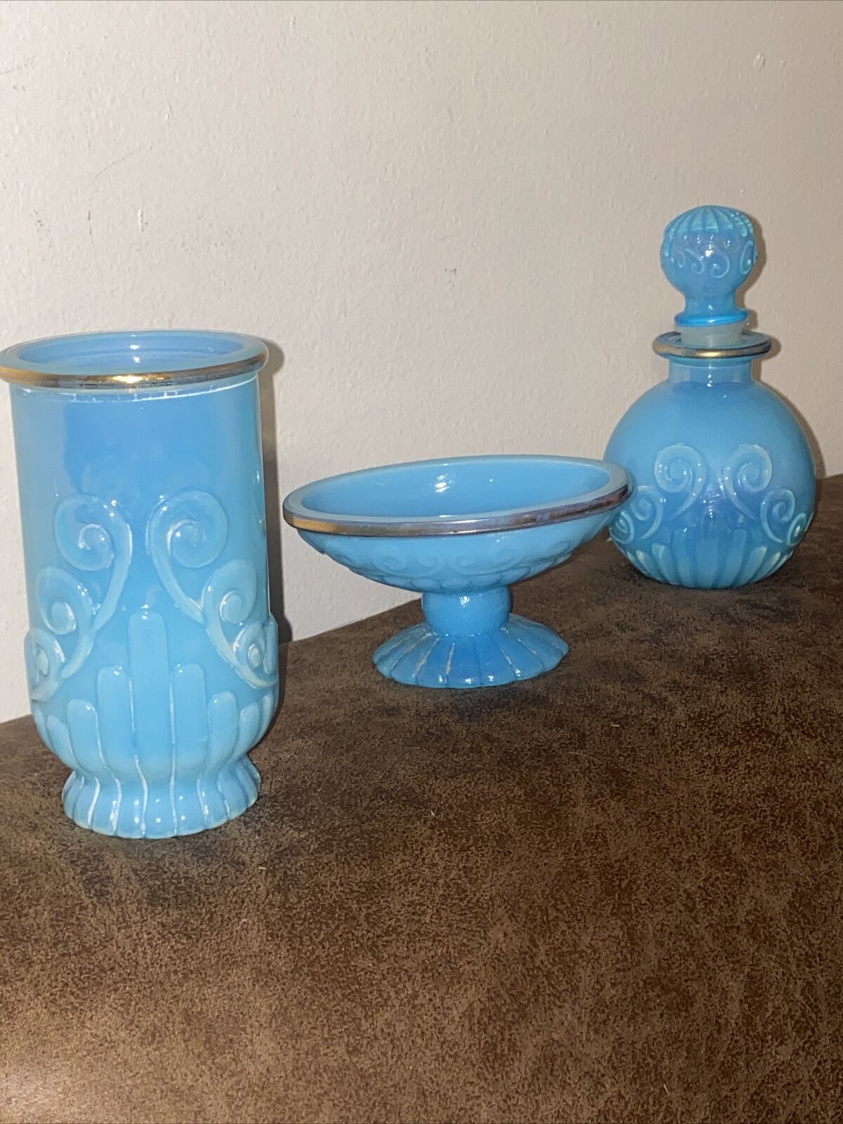 Vintage Avon Bristol Blue Glass Bathroom Vanity Set Soap Perfume Cup gold trim