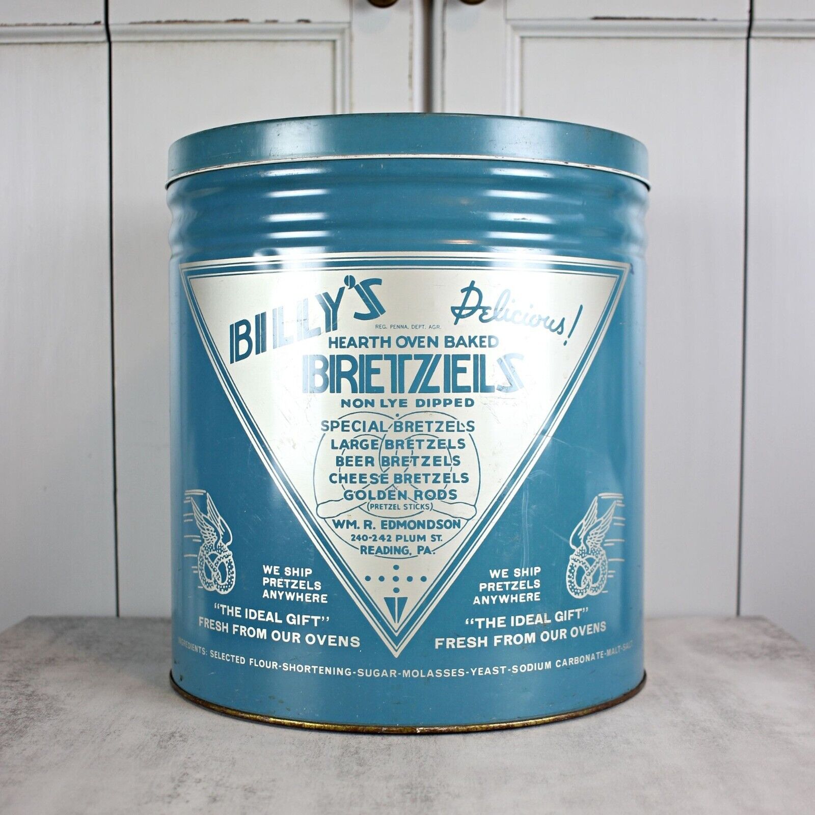 Original Vintage Billy\'s Bretzels Pretzels Extra Large Blue Tin Reading Antique