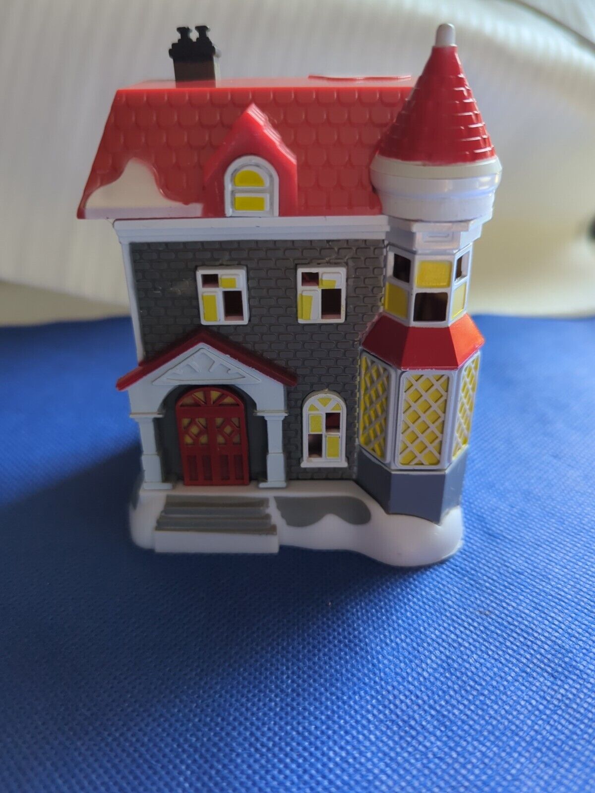 GRAY BRICK 3 STORY HOUSE & Tea Light CHRISTMAS VILLAGE PLASTIC 4.2” See Pics 