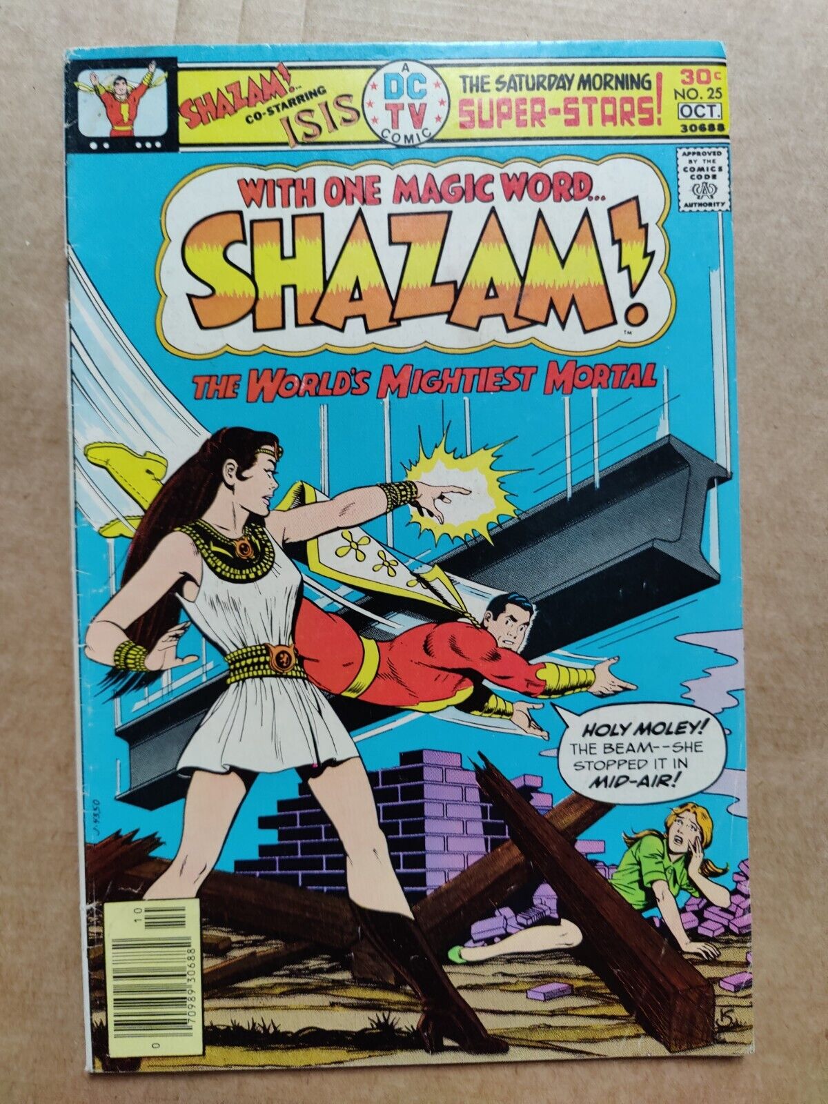 SHAZAM #25 comic (1976 DC) 1st DC appearance Isis VG
