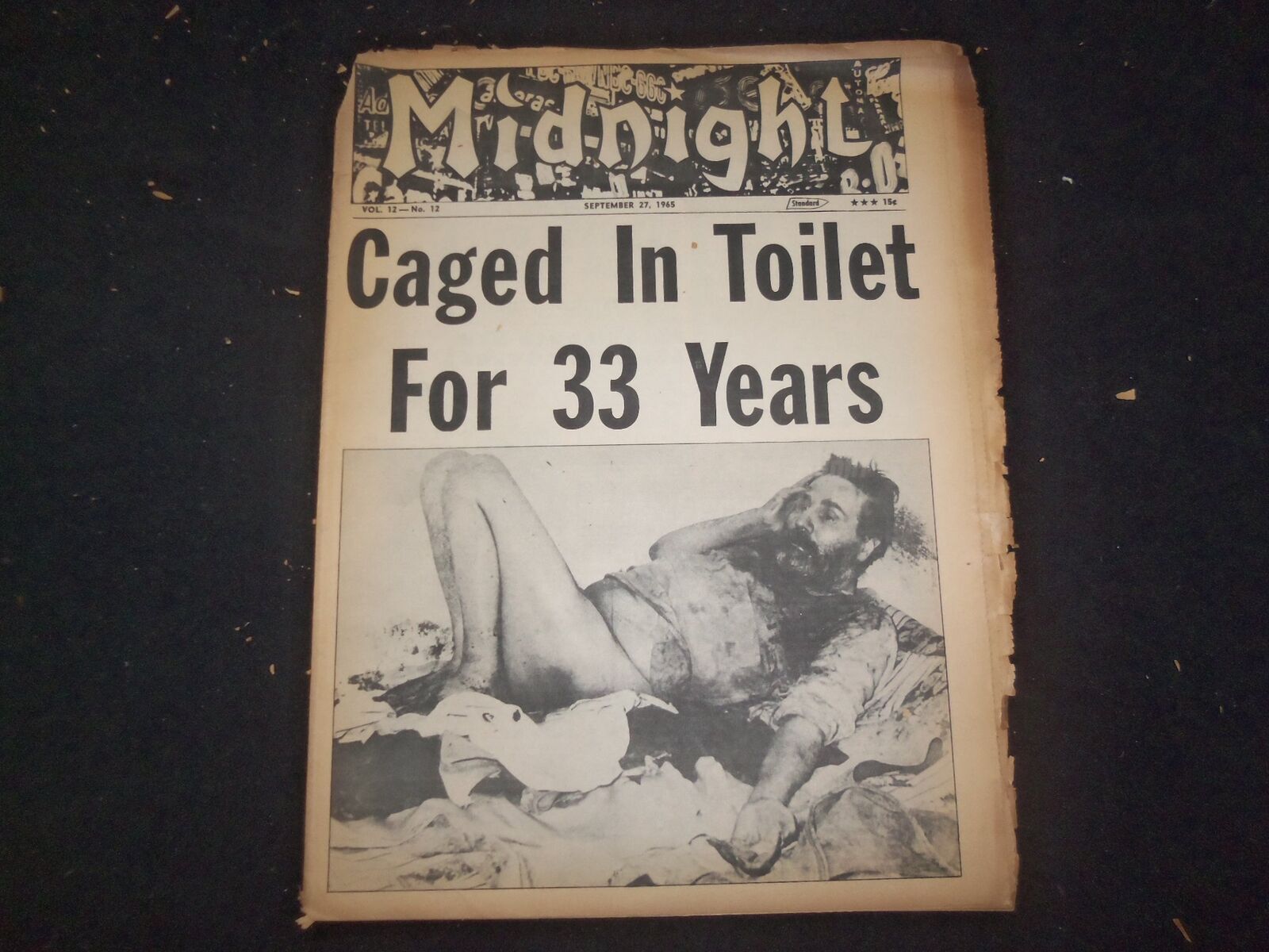 1965 SEPTEMBER 27 MIDNIGHT NEWSPAPER - CAGED IN TOILET FOR 33 YEARS - NP 7351