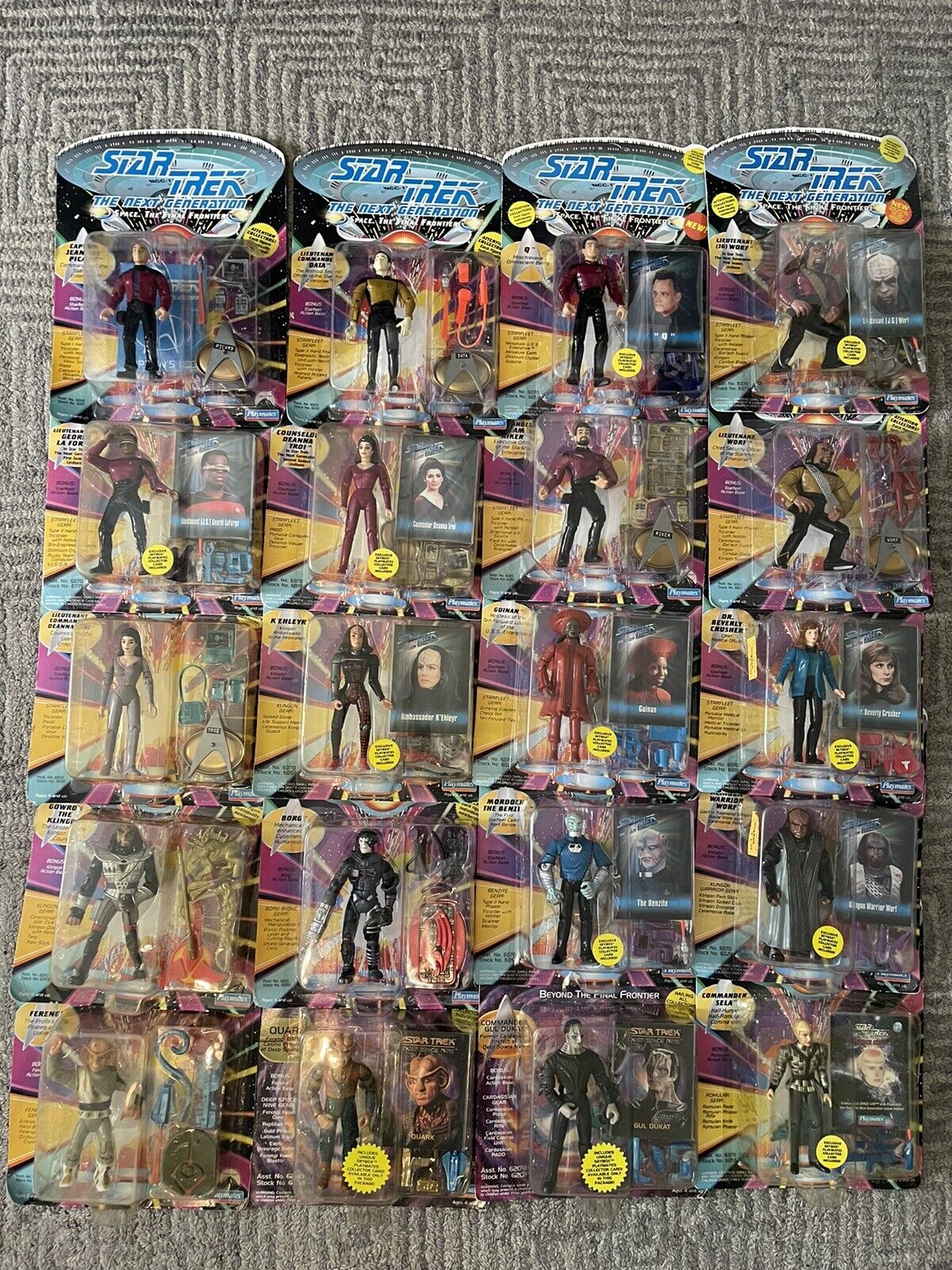 Lot Of 20 Star Trek Next Generation Different Characters - Action Figures
