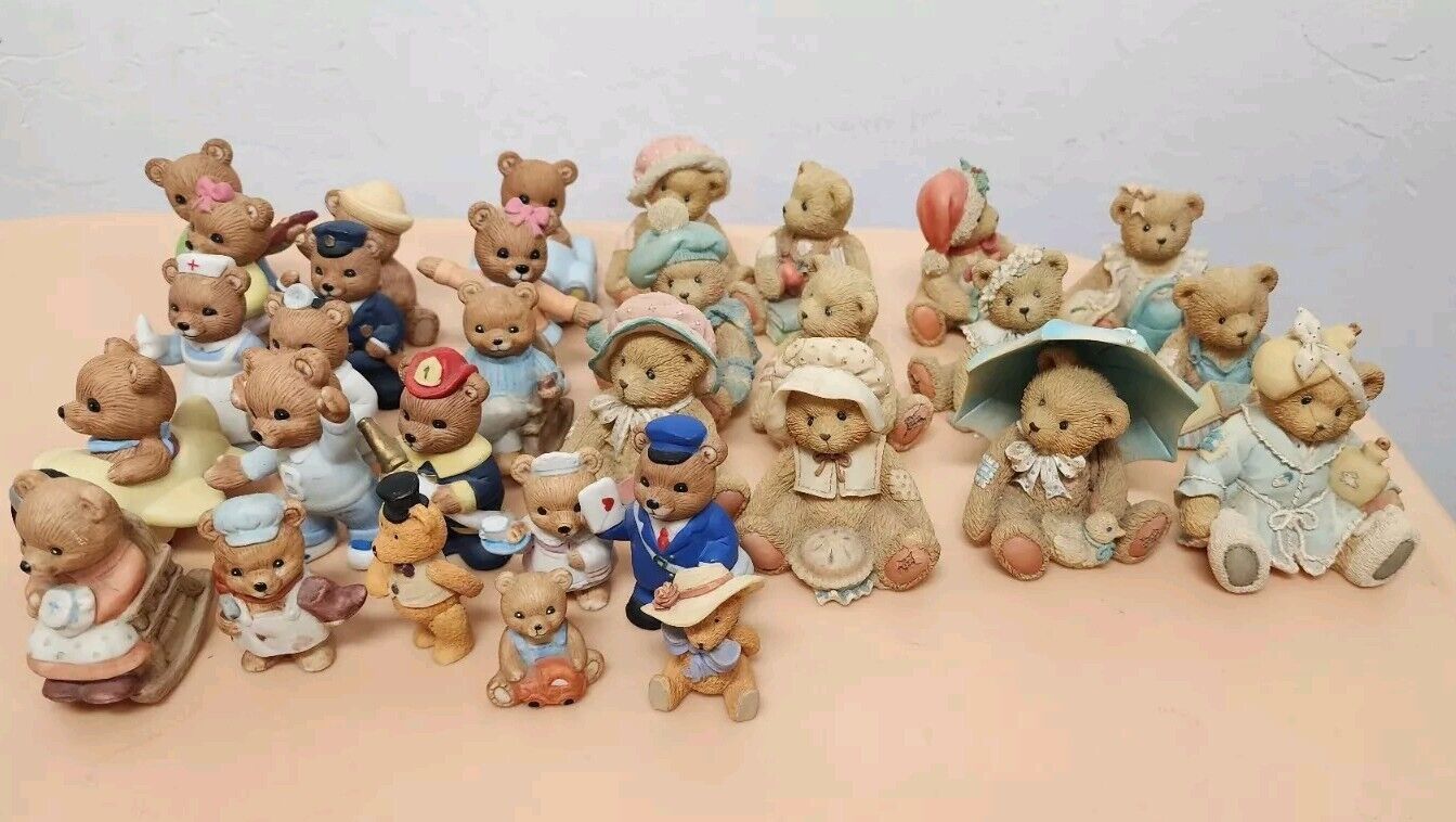 Lot Of 31 Cherished Teddies Enesco Bears figurines Vintage 1993, 1984