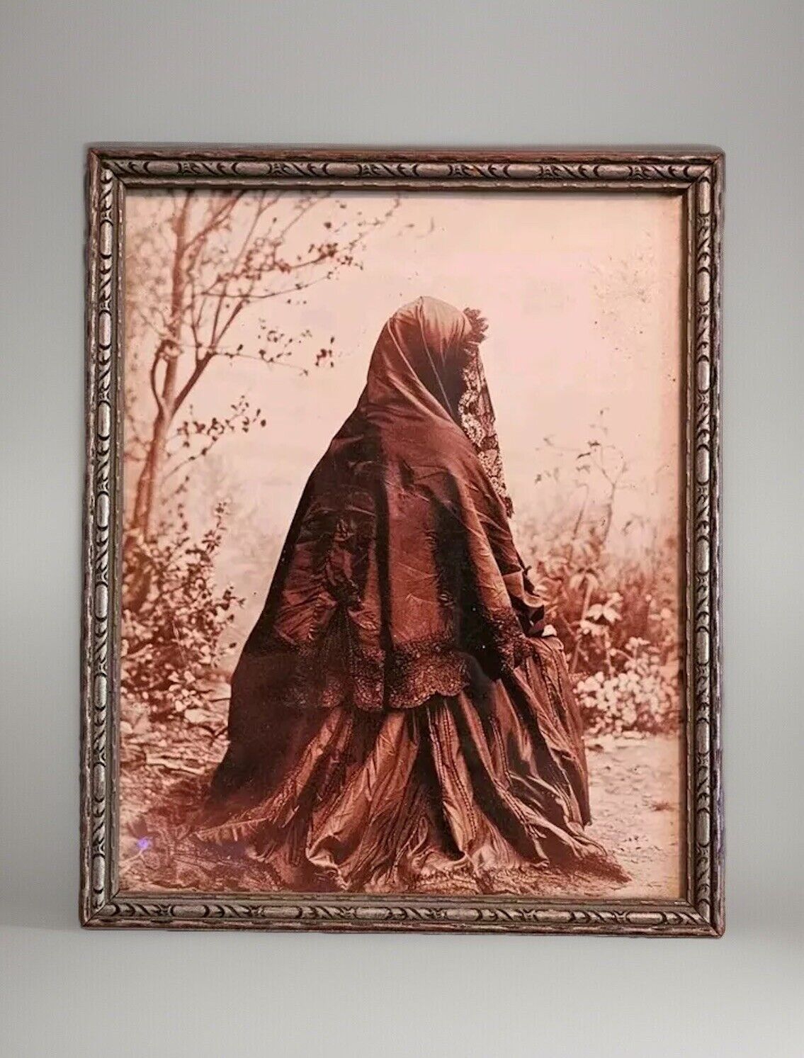 Mourning Victorian Woman Photo 1800s In Beautiful Aged Vintage Frame