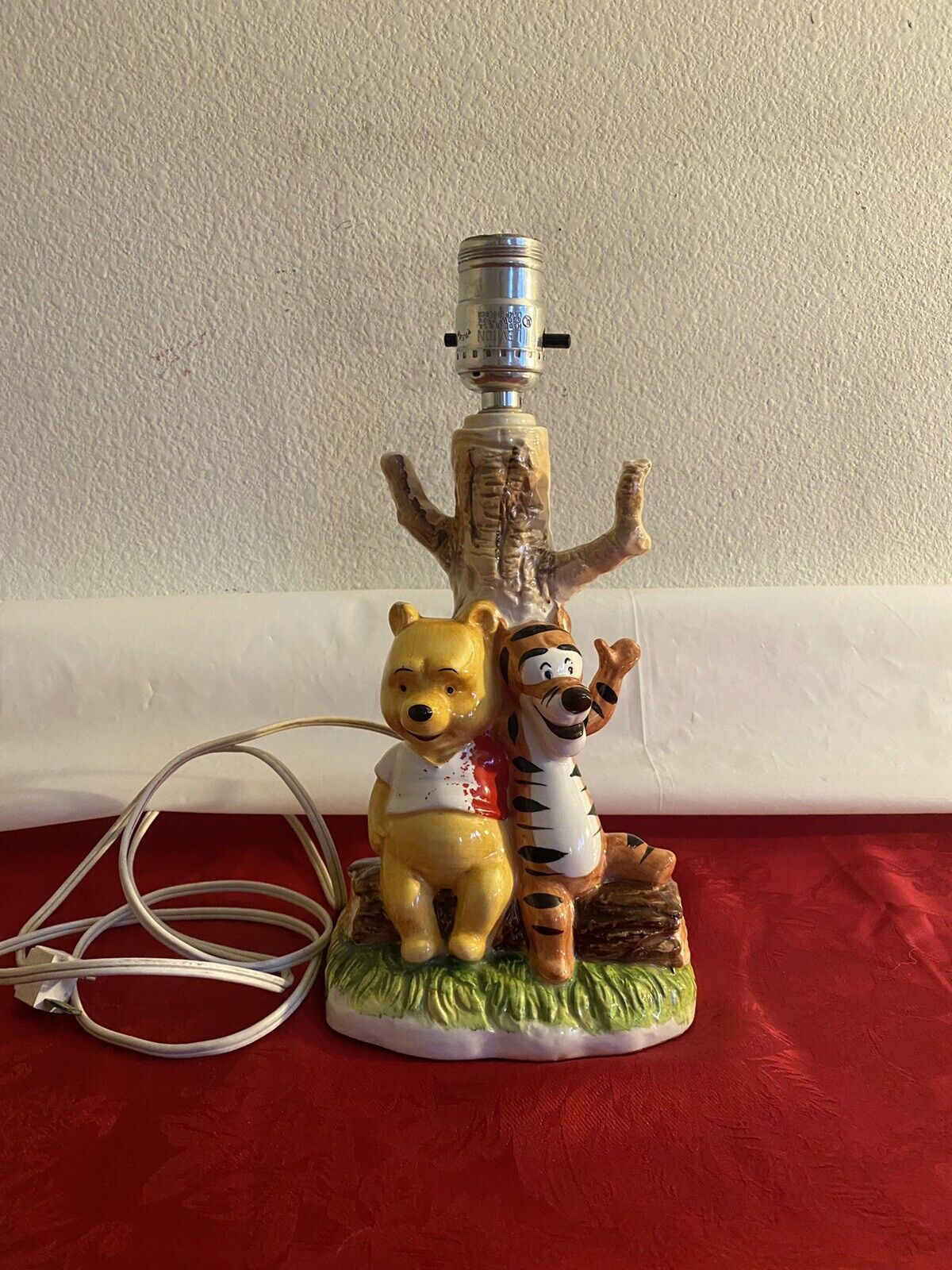 RARE COLLECTIBLE Vintage Walt Disney Production Winnie The Pooh & Tigger Lamp