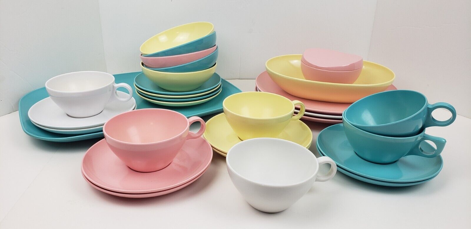 VINTAGE Melmac Beverly By Prolon 30 Pc  Set Pink Blue Yellow White Mid-Century 