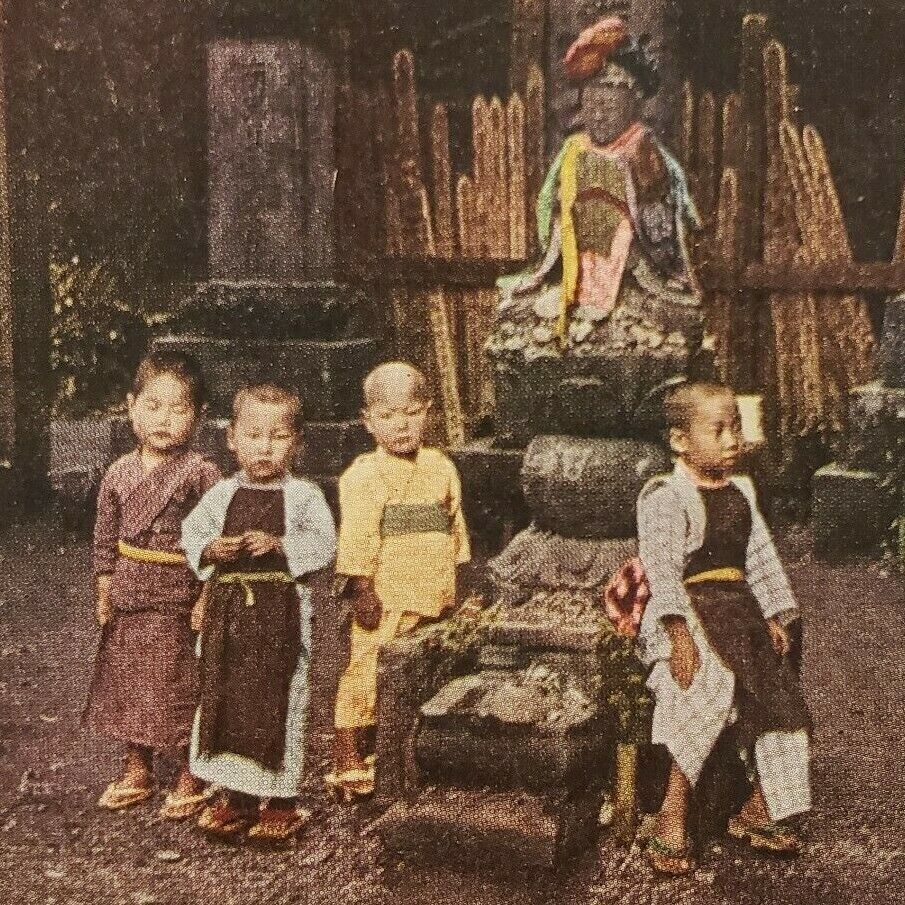Little Japanese Children Stereoview c1905 Buddhist Temple Buddha Statue Card H18