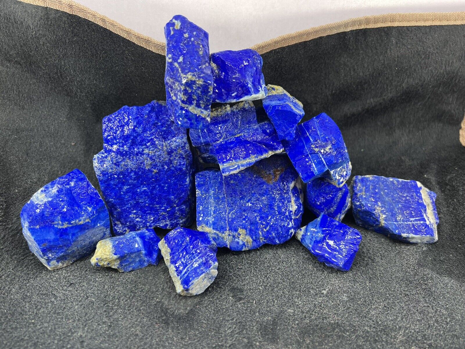 Top Quality bright blue rare color Lapis Lazuli raw gemstone material 2kgs lot