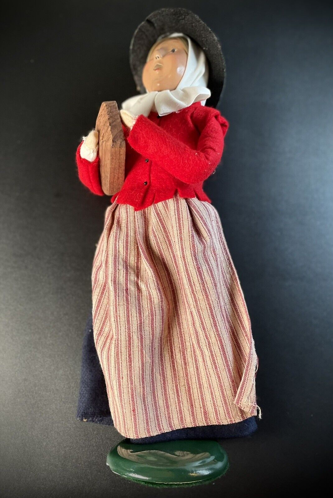Byers Choice Caroler Doll Plimoth Plantation Woman & Dough Bowl Trencher 1999