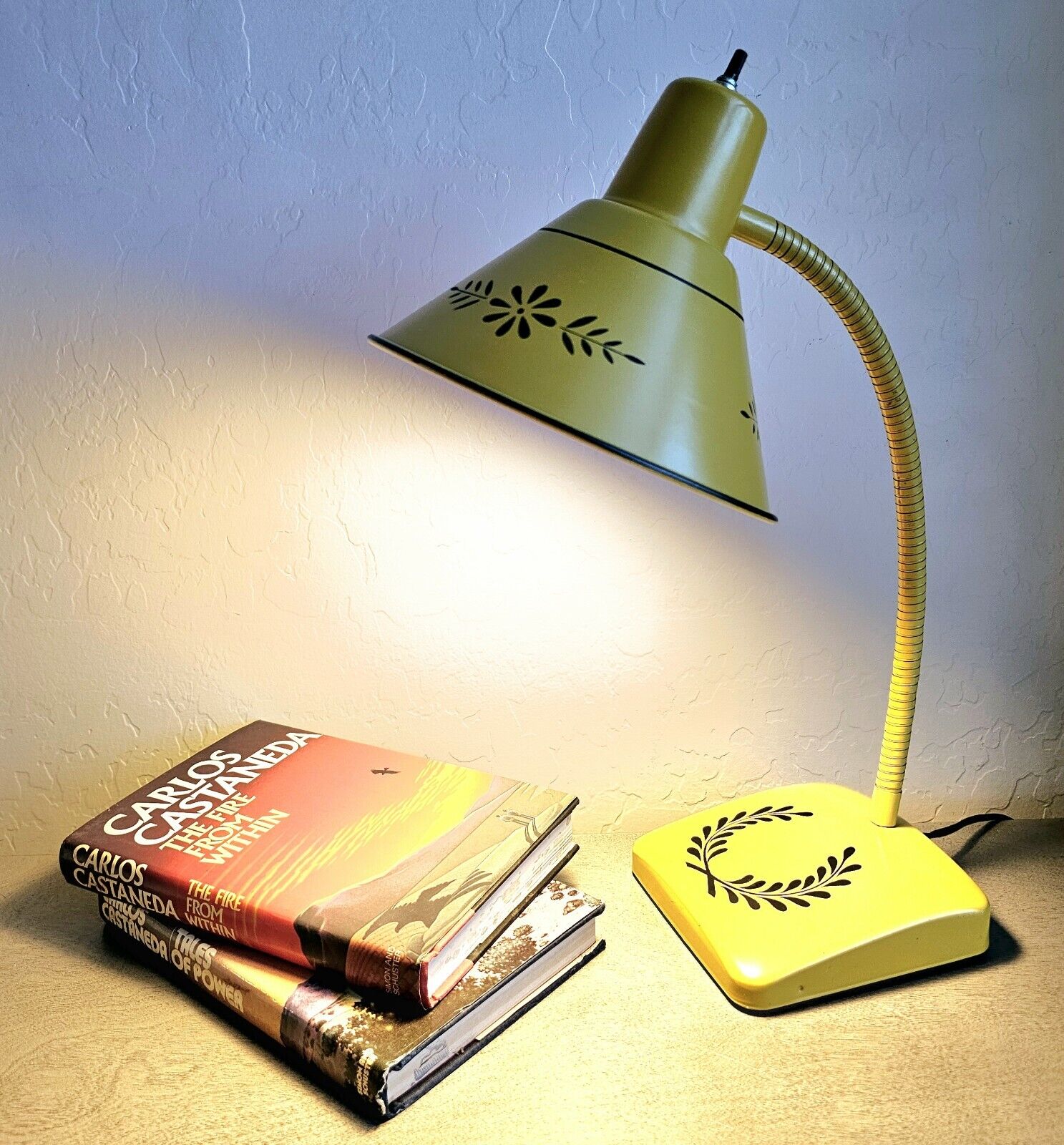 Vtg MCM Gooseneck Toleware Desk & Mount Lamp Light RARE Mustard Yellow Wreath 