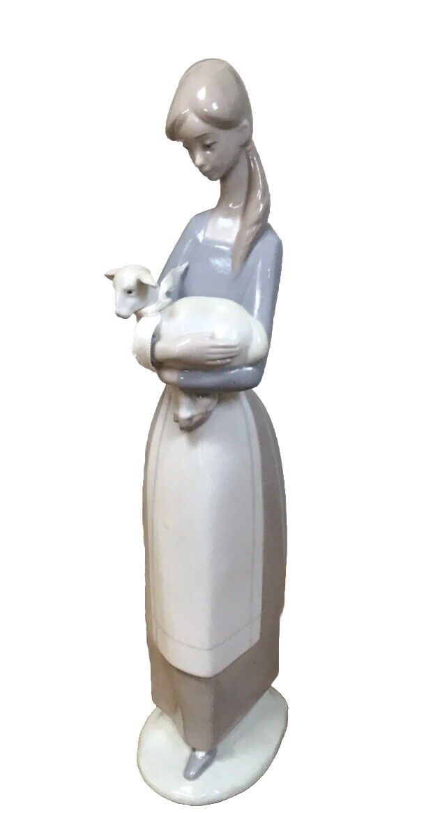 Vtg LLADRO 4505 Retired “Girl with Lamb” 10.5” Matte Figurine ~ Mint