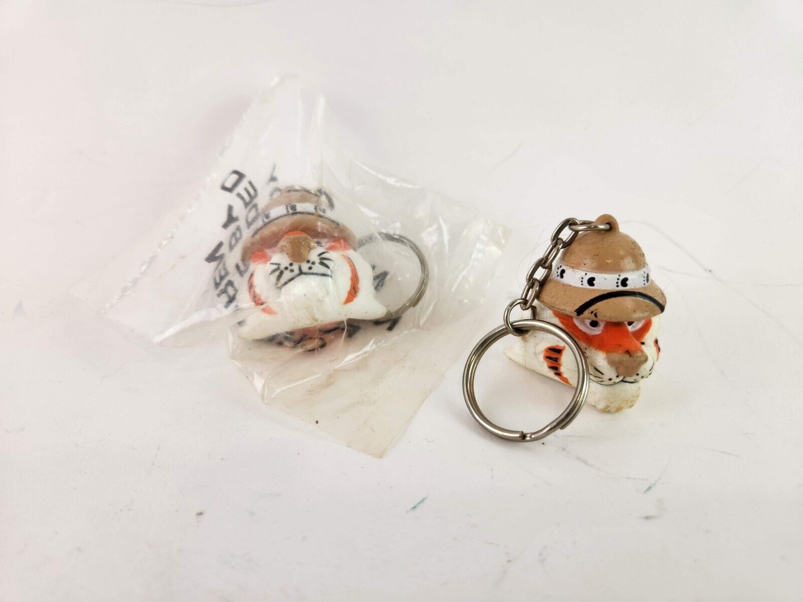 1997 EXXON Tiger with Safari Hat Keychain (1) Unopened Original Package Set of 2