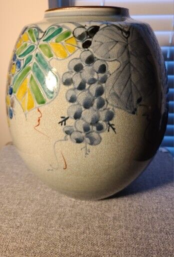 TOYO Japanese KUTANI Satsuma Celadon Crackle Vase Hand Painted HTF