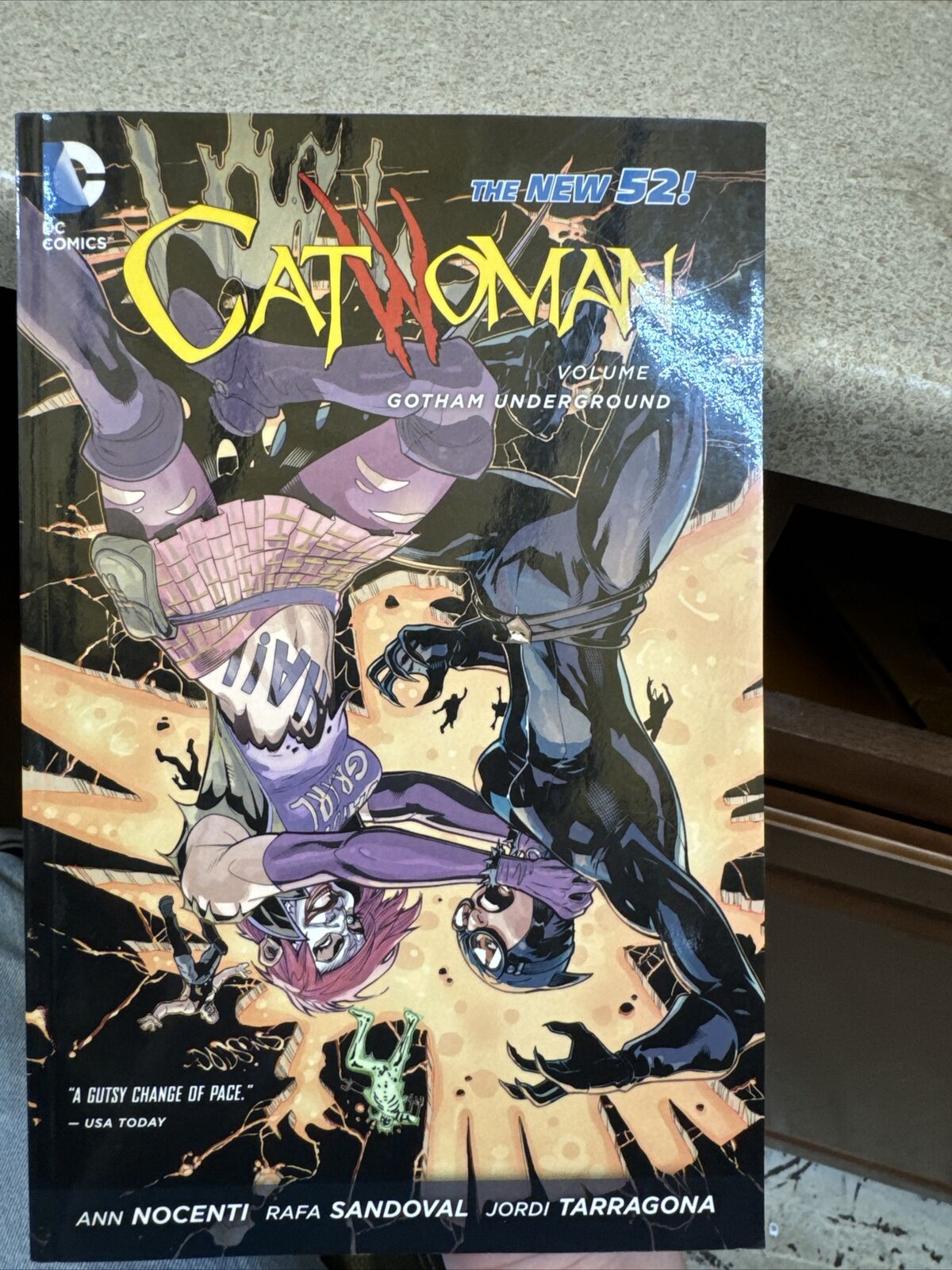 Catwoman Vol.4: Gotham Underground, The New 52 Paperback ￼