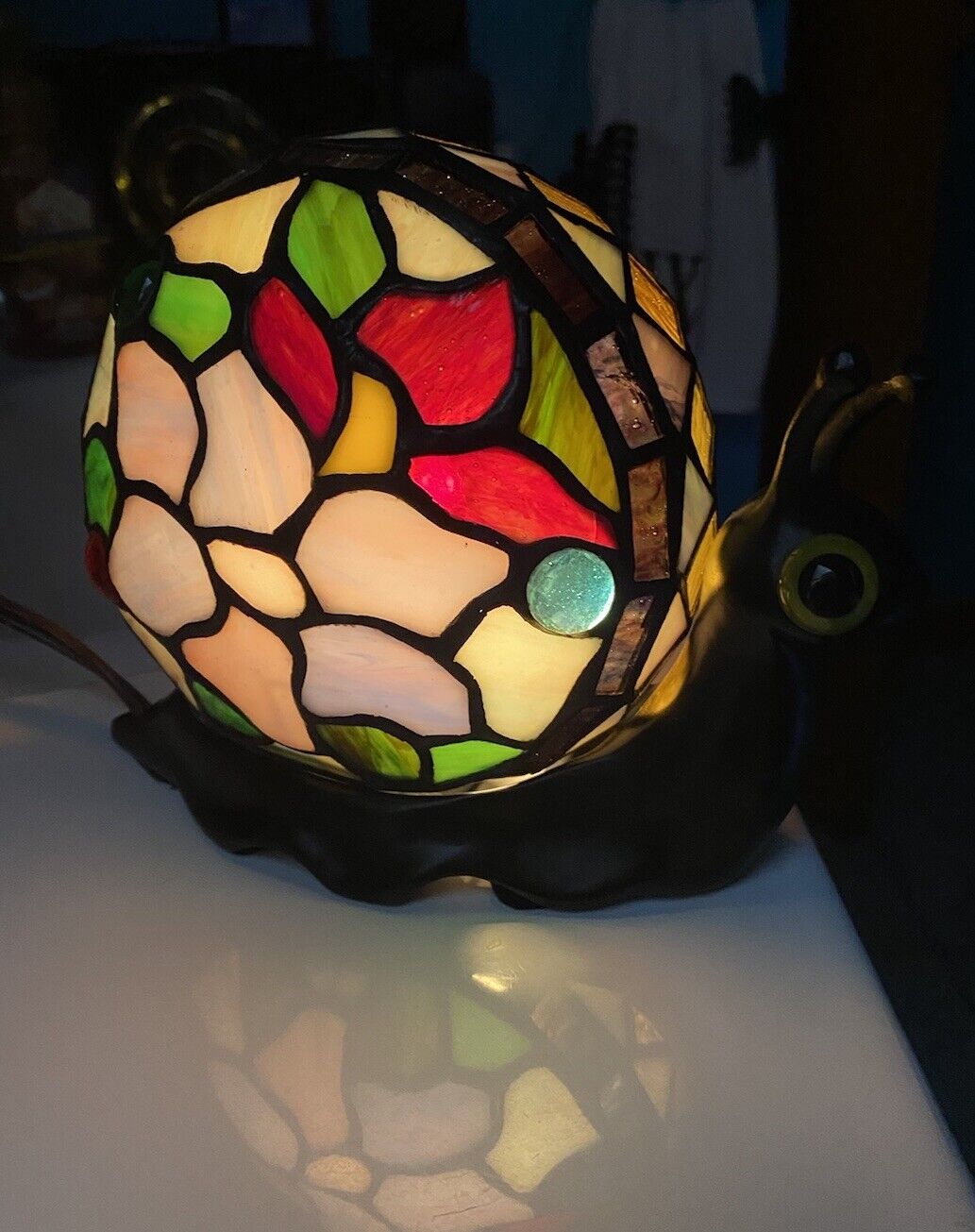 Quoizel Snail Lamp Tiffany Style Stained Glass Shell Accent Lamp Night Light