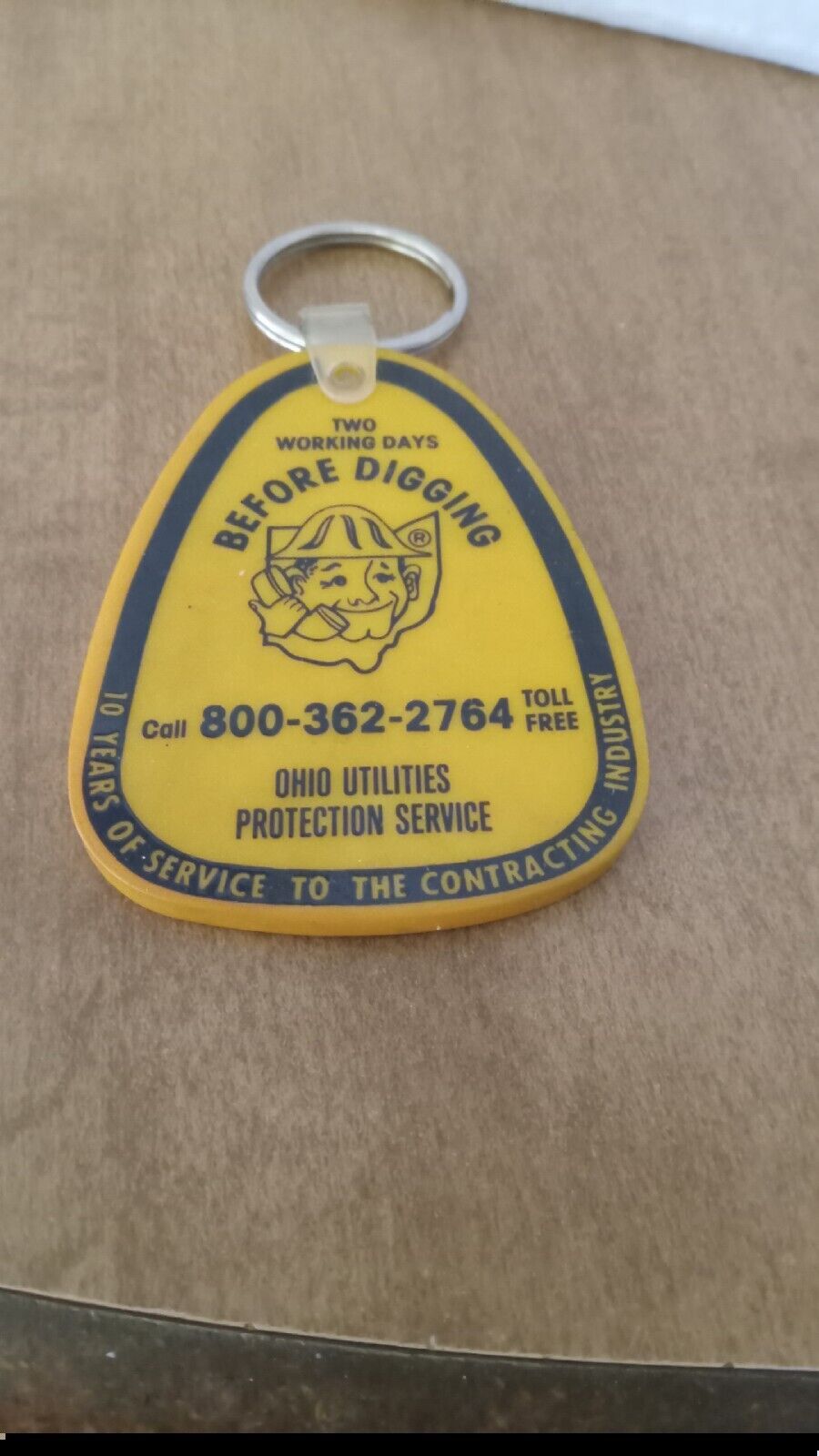 Vintage Ohio Utilities Protection Service Call Before Digging Keychain