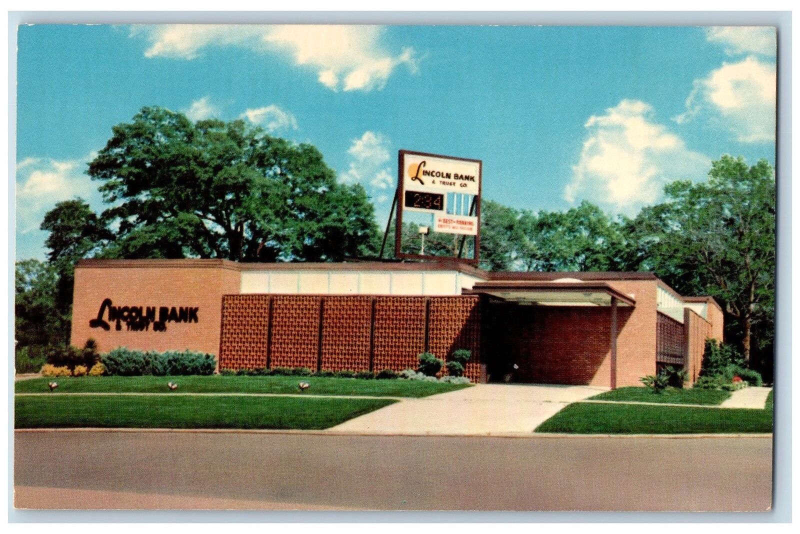 Ruston Louisiana LA Postcard Lincoln Bank And Trust Company Exterior c1960's