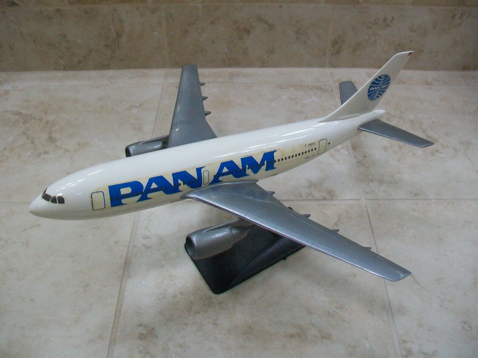 Flight Miniatures Pan Am A310 model very rare F-WECZ
