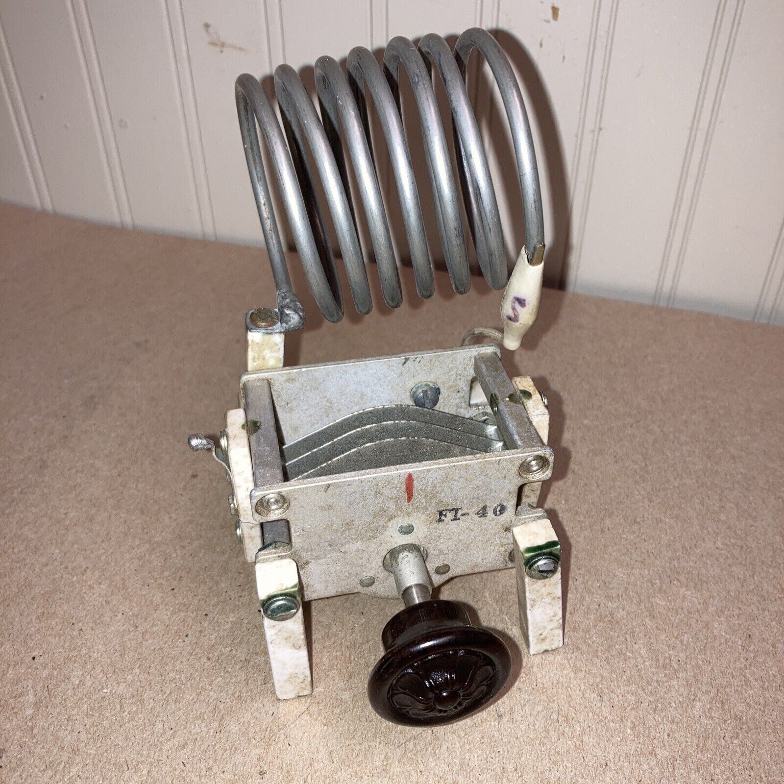 VINTAGE RADIO VARIABLE TUNING COIL FROM HAM ESTATE FI-40 ~ JOHNSON ?